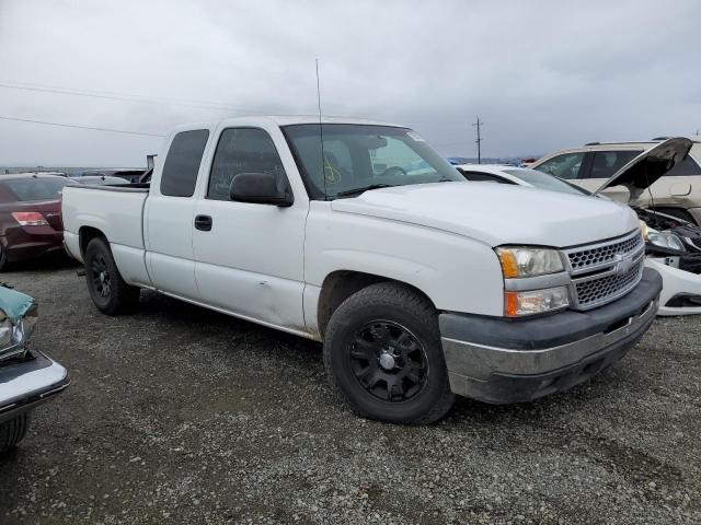 1GCEC19V07Z201887 - 2007 CHEVROLET SILVERADO C1500 CLASSIC WHITE photo 4