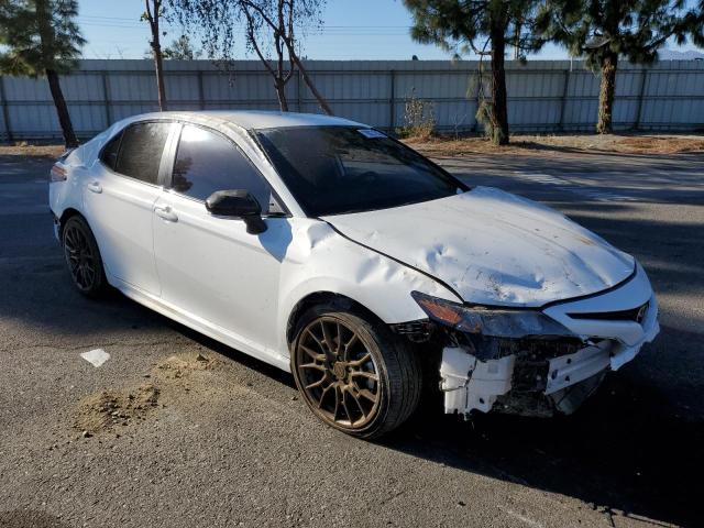 4T1G11AK4PU116933 - 2023 TOYOTA CAMRY SE NIGHT SHADE WHITE photo 4