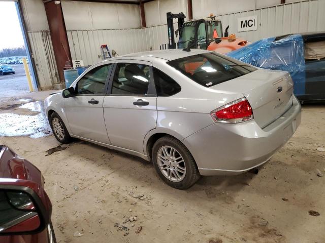 1FAHP35N89W221866 - 2009 FORD FOCUS SE SILVER photo 2