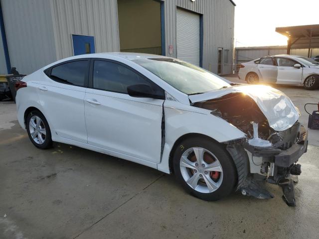 5NPDH4AE8GH671182 - 2016 HYUNDAI ELANTRA SE WHITE photo 4