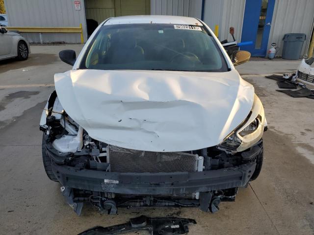 5NPDH4AE8GH671182 - 2016 HYUNDAI ELANTRA SE WHITE photo 5