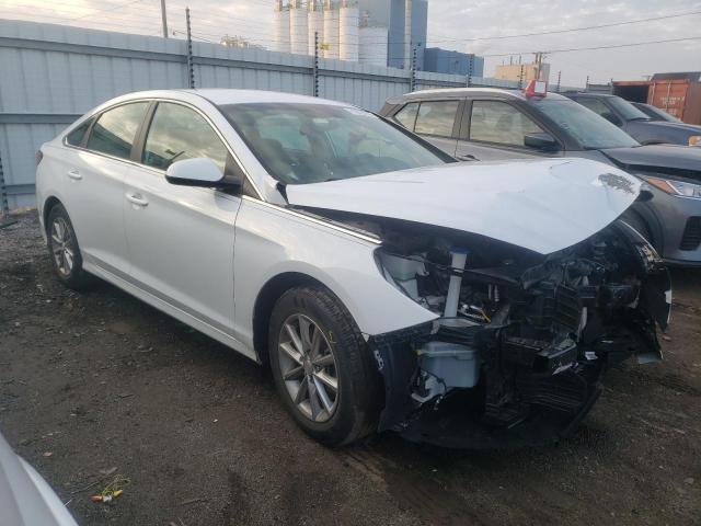 5NPE24AF3JH693399 - 2018 HYUNDAI SONATA SE WHITE photo 4