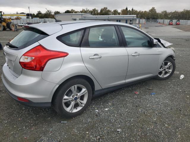 1FADP3K26EL433153 - 2014 FORD FOCUS SE SILVER photo 3