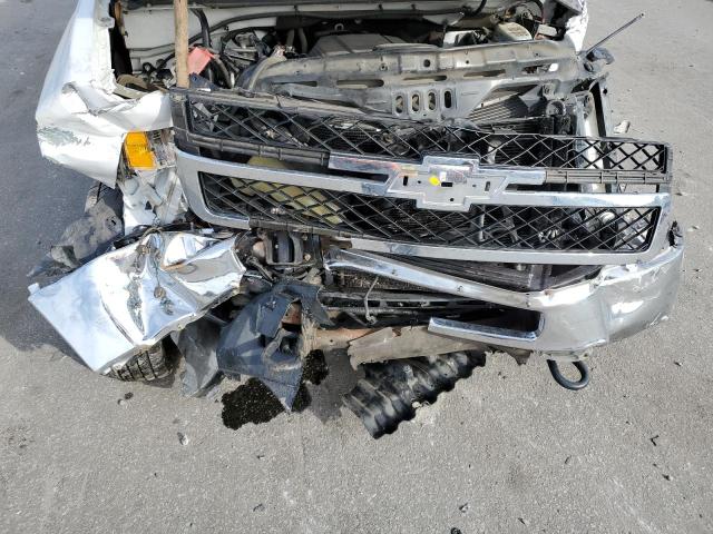 1GC2KVCG1CZ351668 - 2012 CHEVROLET SILVERADO K2500 HEAVY DUTY WHITE photo 11