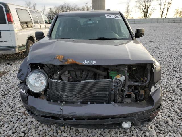 1C4NJRFB1HD139784 - 2017 JEEP PATRIOT LATITUDE GRAY photo 5