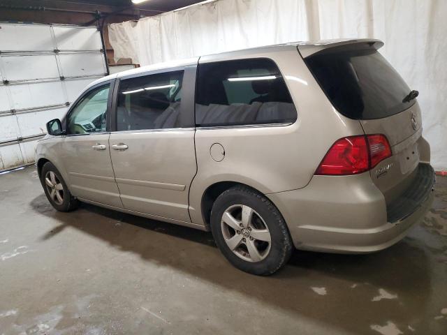 2V8HW34109R544866 - 2009 VOLKSWAGEN ROUTAN SE BEIGE photo 2