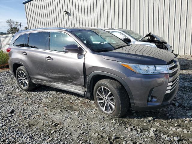 5TDKZRFH9KS363249 - 2019 TOYOTA HIGHLANDER SE GRAY photo 4