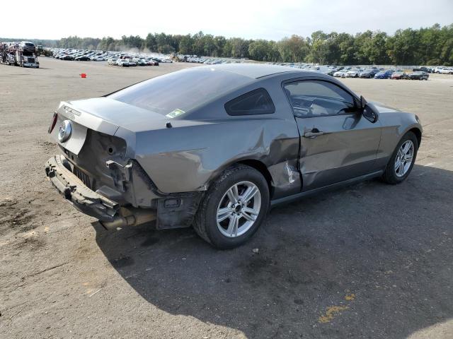 1ZVBP8AM8B5158853 - 2011 FORD MUSTANG GRAY photo 3