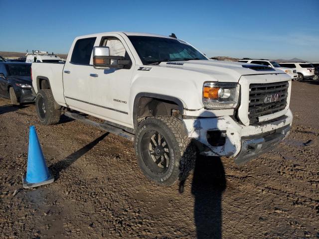 1GT12TEY6JF210745 - 2018 GMC SIERRA K2500 SLT WHITE photo 4