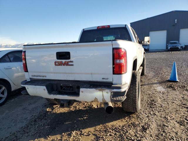 1GT12TEY6JF210745 - 2018 GMC SIERRA K2500 SLT WHITE photo 6