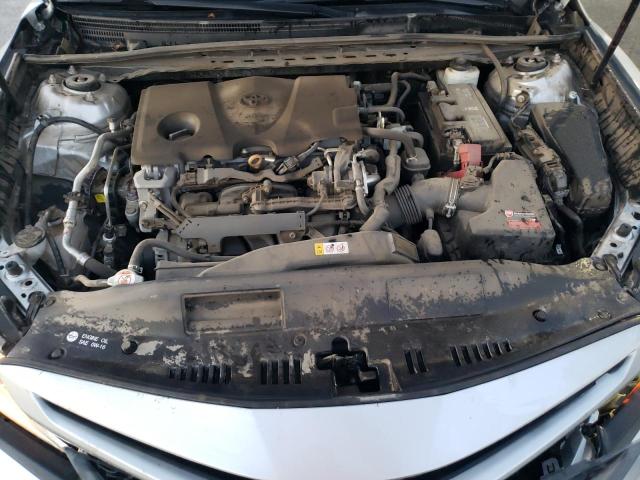 4T1B11HK5JU150127 - 2018 TOYOTA CAMRY L SILVER photo 11