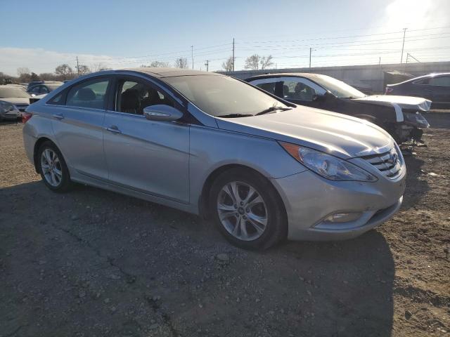 5NPEC4AC3CH450018 - 2012 HYUNDAI SONATA SE SILVER photo 4