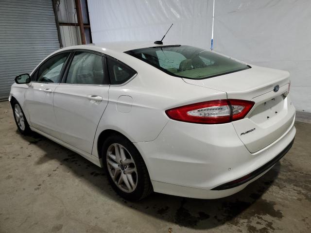 3FA6P0H78FR203434 - 2015 FORD FUSION SE WHITE photo 2