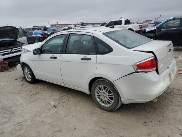 1FAHP35N79W205738 - 2009 FORD FOCUS SE WHITE photo 2