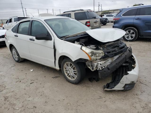 1FAHP35N79W205738 - 2009 FORD FOCUS SE WHITE photo 4