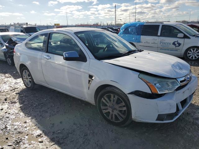 1FAHP33N18W171135 - 2008 FORD FOCUS SE WHITE photo 4