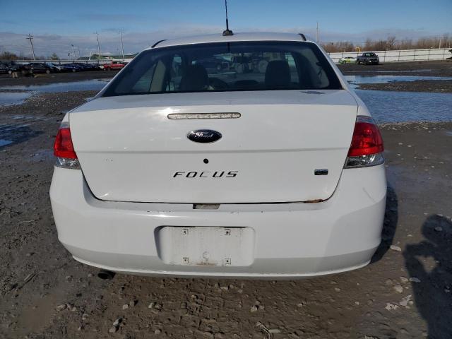 1FAHP33N18W171135 - 2008 FORD FOCUS SE WHITE photo 6