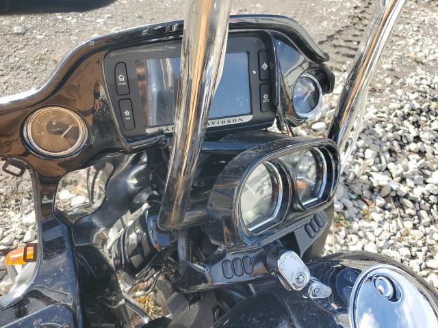 1HD1KGD12HB672666 - 2017 HARLEY-DAVIDSON FLTRU BLACK photo 8