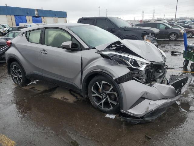 JTNKHMBX3K1014048 - 2019 TOYOTA C-HR XLE SILVER photo 4