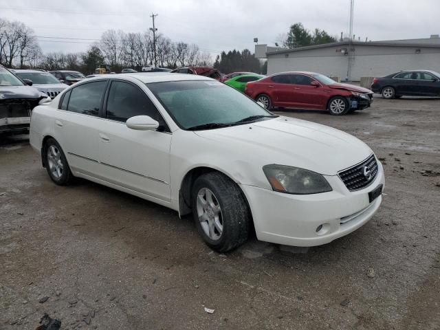 1N4AL11D05C217319 - 2005 NISSAN ALTIMA S WHITE photo 4