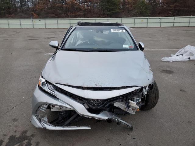 4T1B11HK4KU823670 - 2019 TOYOTA CAMRY L SILVER photo 5