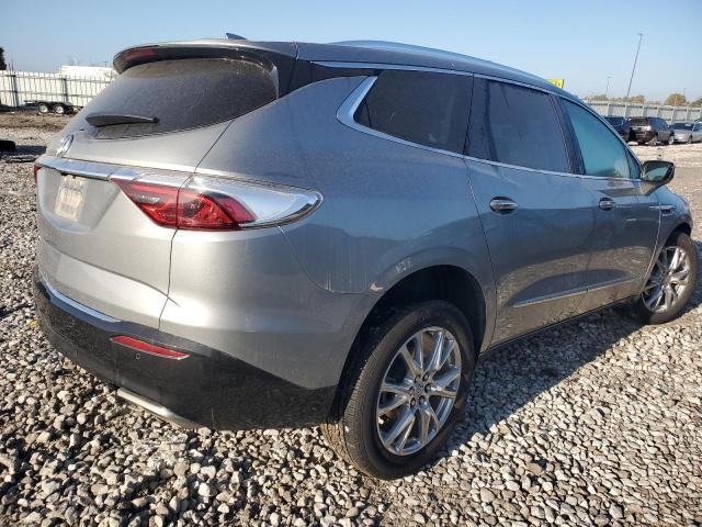 5GAERBKW3PJ273061 - 2023 BUICK ENCLAVE ESSENCE 银色 照片 3
