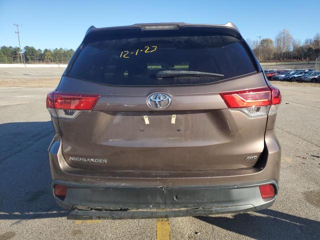 5TDBZRFH7JS898806 - 2018 TOYOTA HIGHLANDER LE BROWN photo 6