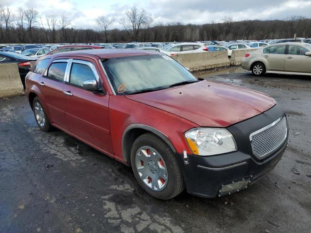 2D4FV48V95H605708 - 2005 DODGE MAGNUM SXT RED photo 4