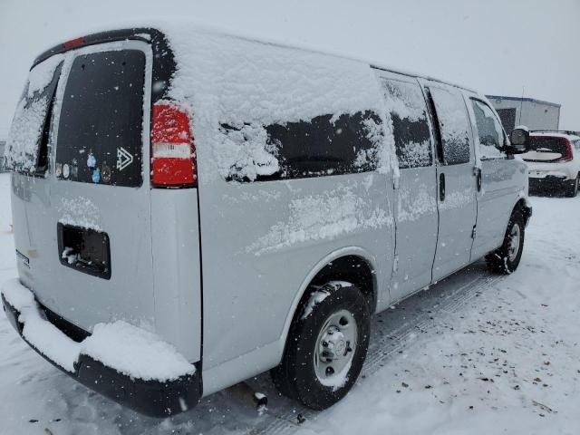 1GAWGPFGXF1280007 - 2015 CHEVROLET EXPRESS G2 LS WHITE photo 3