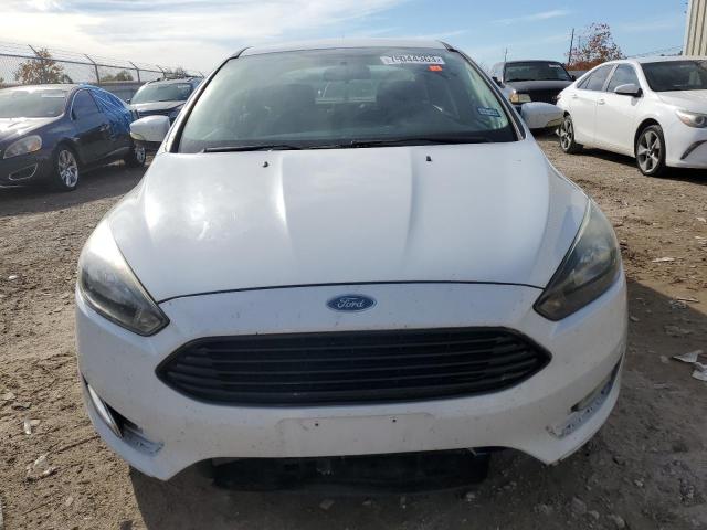 1FADP3FE3HL290039 - 2017 FORD FOCUS SE WHITE photo 5