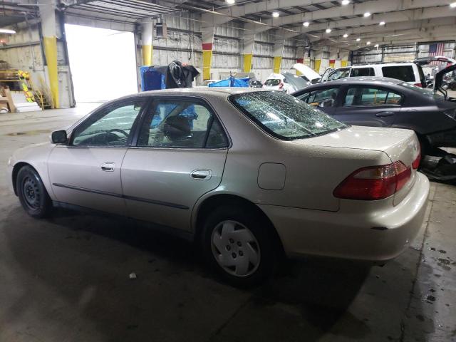 1HGCG1642YA025935 - 2000 HONDA ACCORD LX BEIGE photo 2