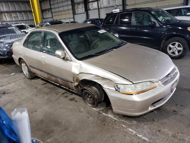 1HGCG1642YA025935 - 2000 HONDA ACCORD LX BEIGE photo 4