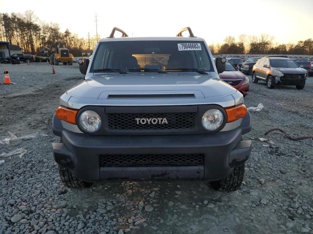 JTEBU11F870042072 - 2007 TOYOTA FJ CRUISER SILVER photo 5