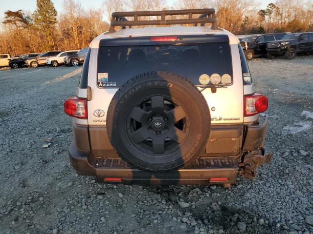 JTEBU11F870042072 - 2007 TOYOTA FJ CRUISER SILVER photo 6