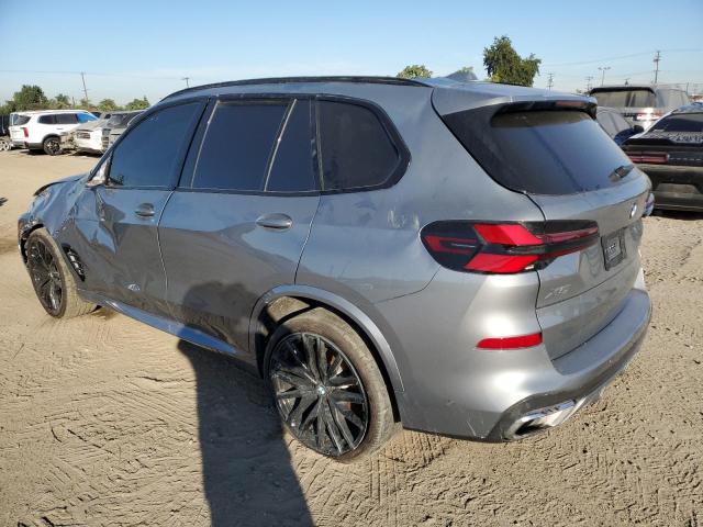 5UX23EU07R9T54418 - 2024 BMW X5 XDRIVE40I GRAY photo 2