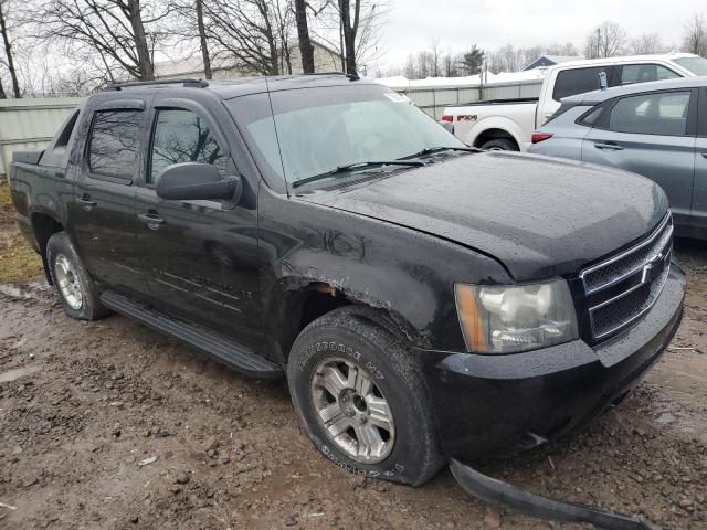 3GNFK12338G164357 - 2008 CHEVROLET AVALANCHE K1500 BLACK photo 4