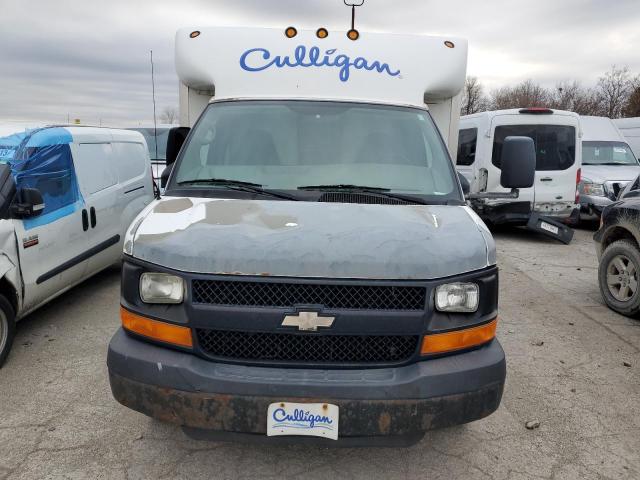 1GBJG31K891172533 - 2009 CHEVROLET EXPRESS G3 WHITE photo 5