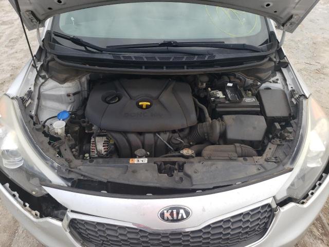 KNAFK4A60G5541137 - 2016 KIA FORTE LX SILVER photo 11