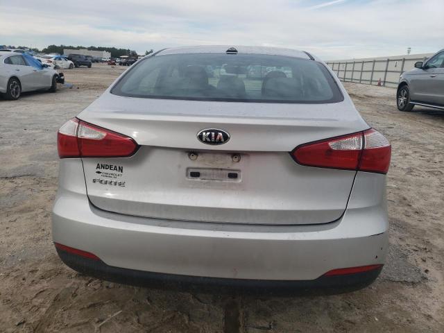 KNAFK4A60G5541137 - 2016 KIA FORTE LX SILVER photo 6