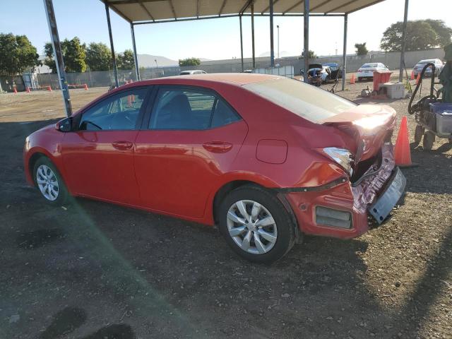 5YFBURHE8JP771640 - 2018 TOYOTA COROLLA L RED photo 2