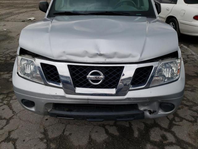 1N6AD0EV2JN745041 - 2018 NISSAN FRONTIER S SILVER photo 11