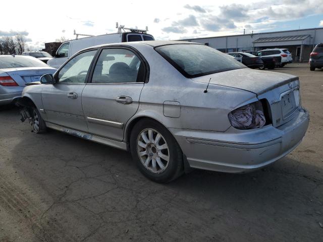 KMHWF35H82A689187 - 2002 HYUNDAI SONATA GLS SILVER photo 2