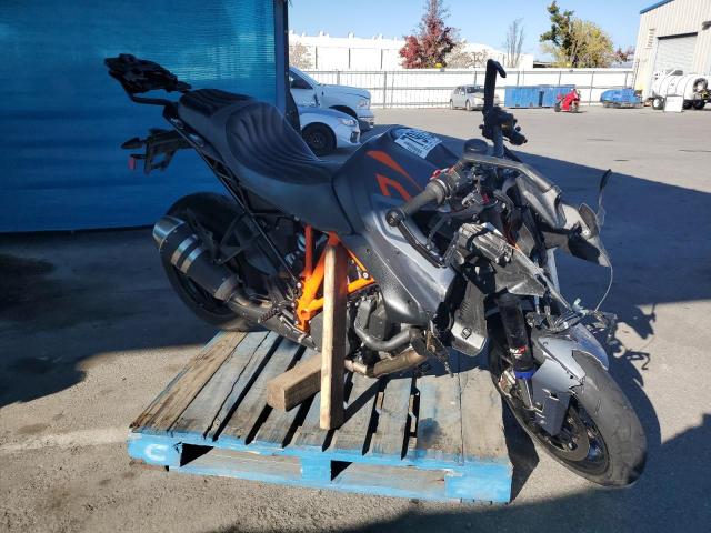 VBKV69401PM967463 - 2023 KTM 1290 SUPER DUKE GT TWO TONE photo 1