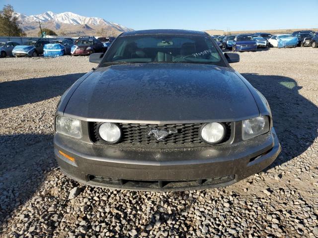 1ZVHT82H355130292 - 2005 FORD MUSTANG GT GRAY photo 5