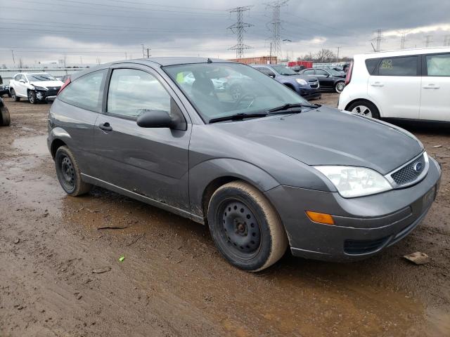 3FAFP31N55R156694 - 2005 FORD FOCUS ZX3 GRAY photo 4