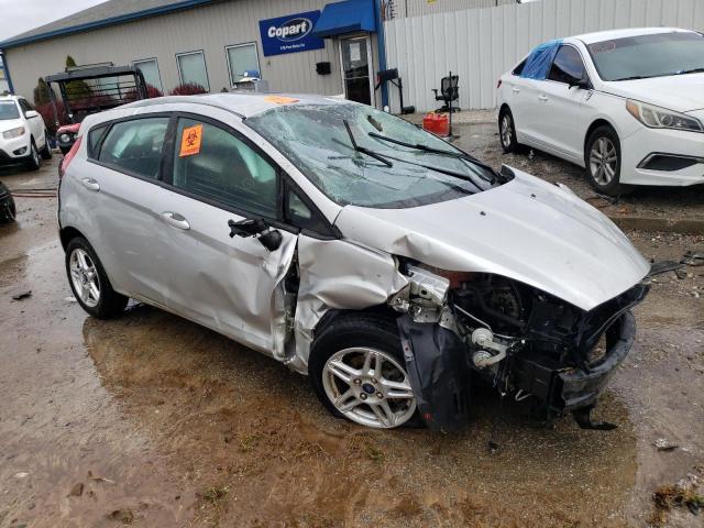 3FADP4EJ0HM171979 - 2017 FORD FIESTA SE SILVER photo 4