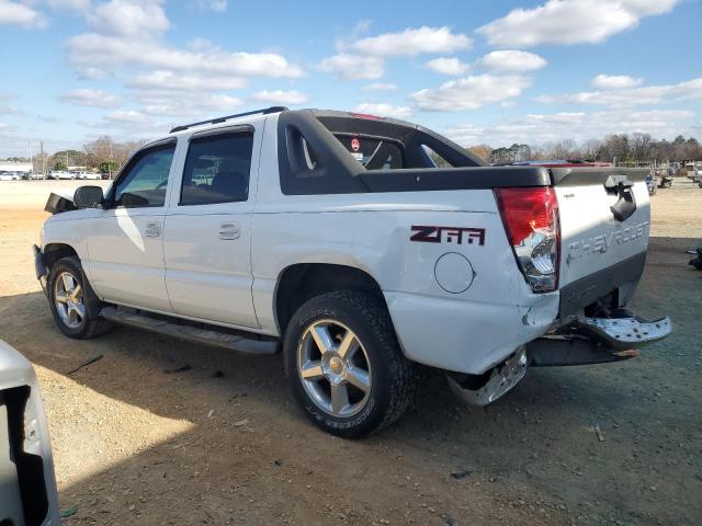 3GNEC12Z85G192356 - 2005 CHEVROLET AVALANCHE C1500 WHITE photo 2