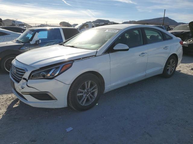 5NPE24AF5HH557608 - 2017 HYUNDAI SONATA SE WHITE photo 1