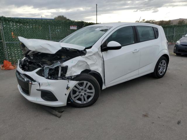 1G1JG6SH4H4160370 - 2017 CHEVROLET SONIC WHITE photo 1