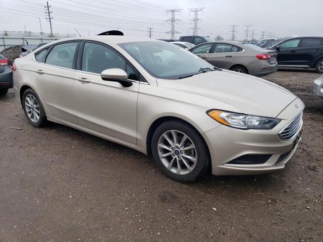 3FA6P0H76HR412609 - 2017 FORD FUSION SE GOLD photo 4